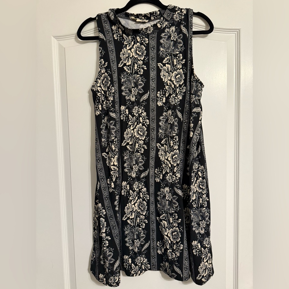 Pink Rose Floral Black And White Dress Size Large